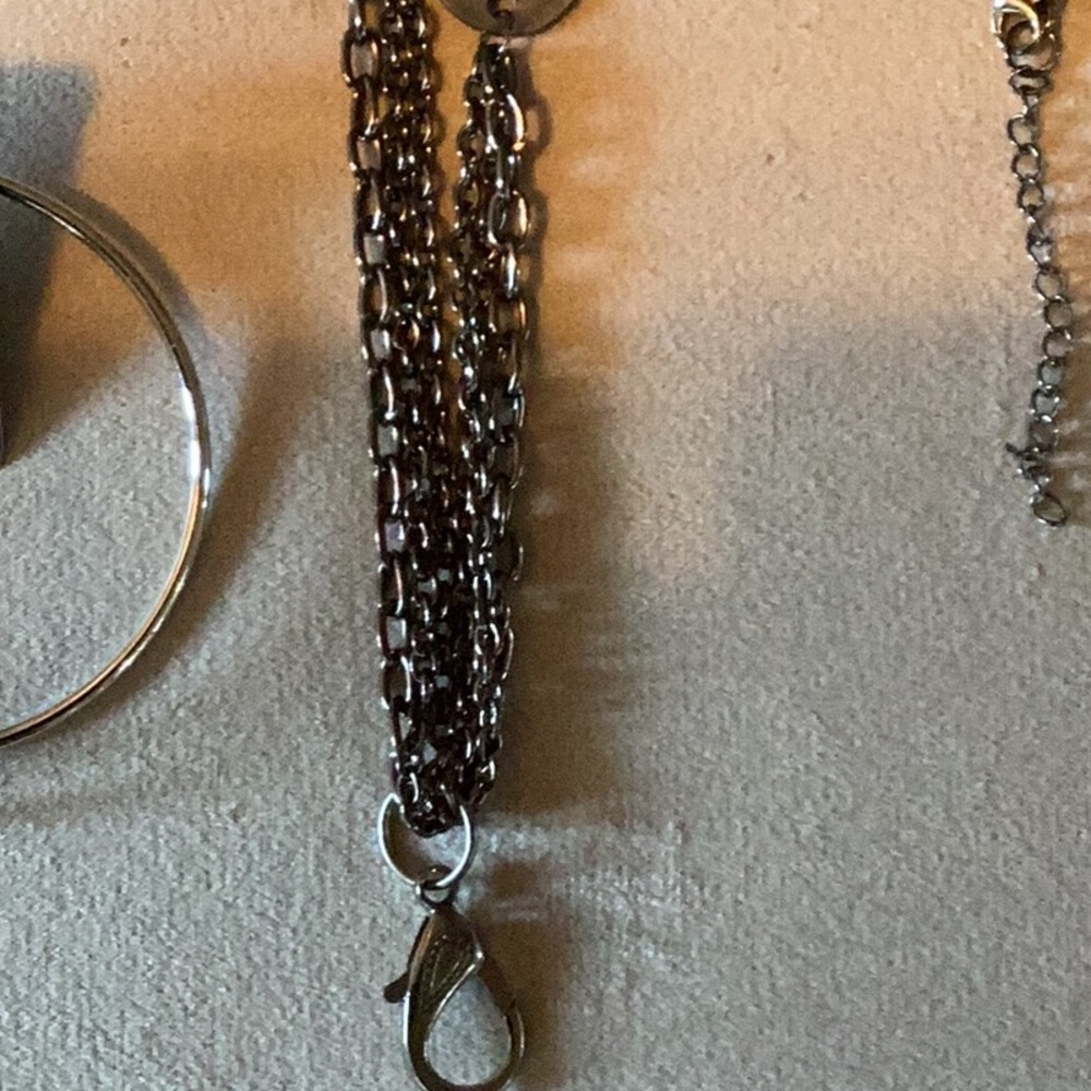 Paparazzi lanyard bundle & large hoop earrings - Picture 3 of 4